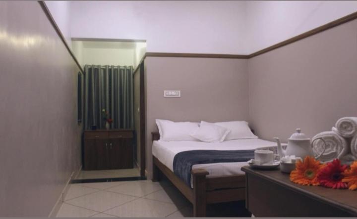 Icon Residency Hotel Kalpetta Bagian luar foto