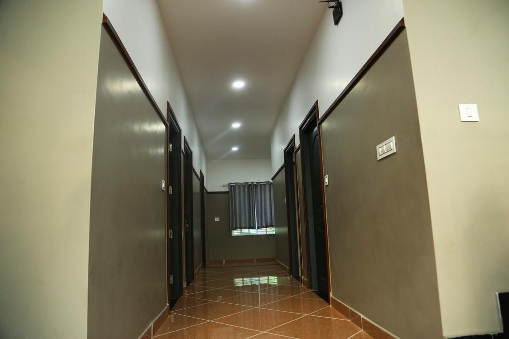Icon Residency Hotel Kalpetta Bagian luar foto