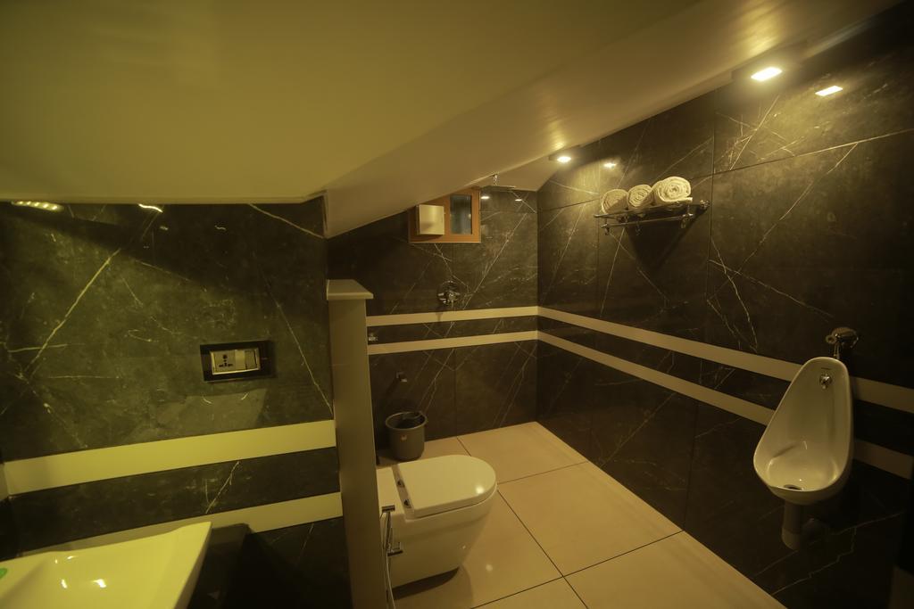 Icon Residency Hotel Kalpetta Bagian luar foto