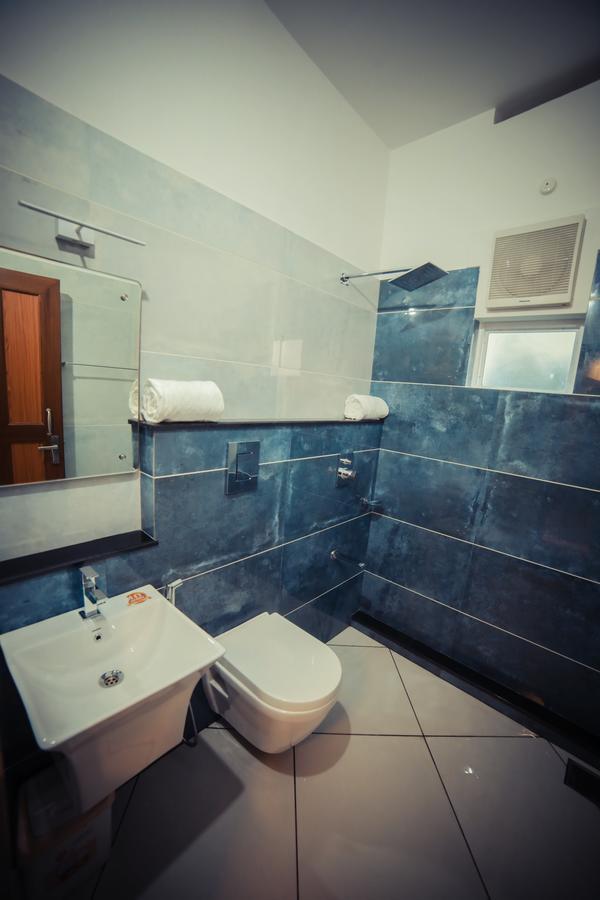 Icon Residency Hotel Kalpetta Bagian luar foto