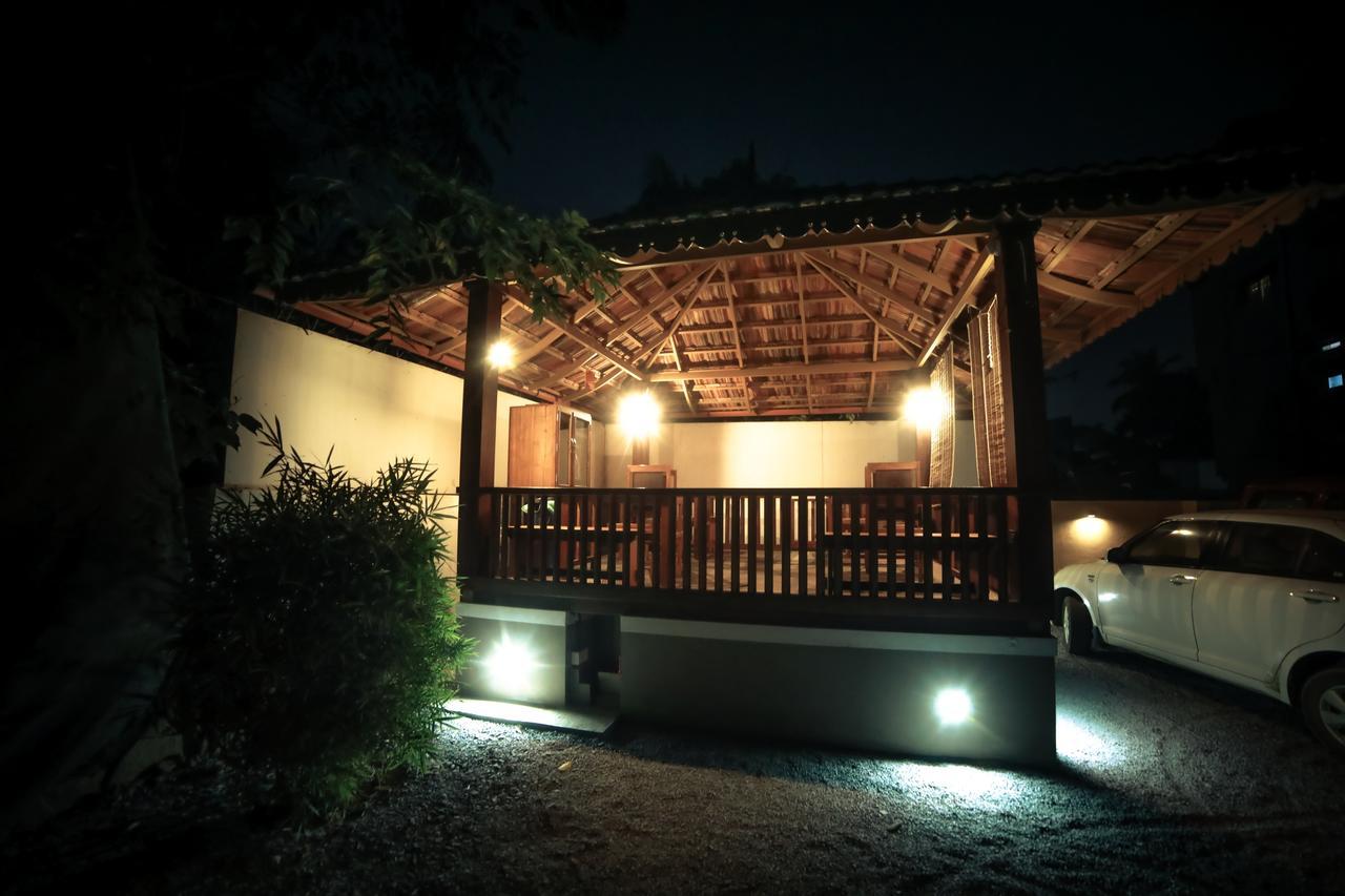 Icon Residency Hotel Kalpetta Bagian luar foto