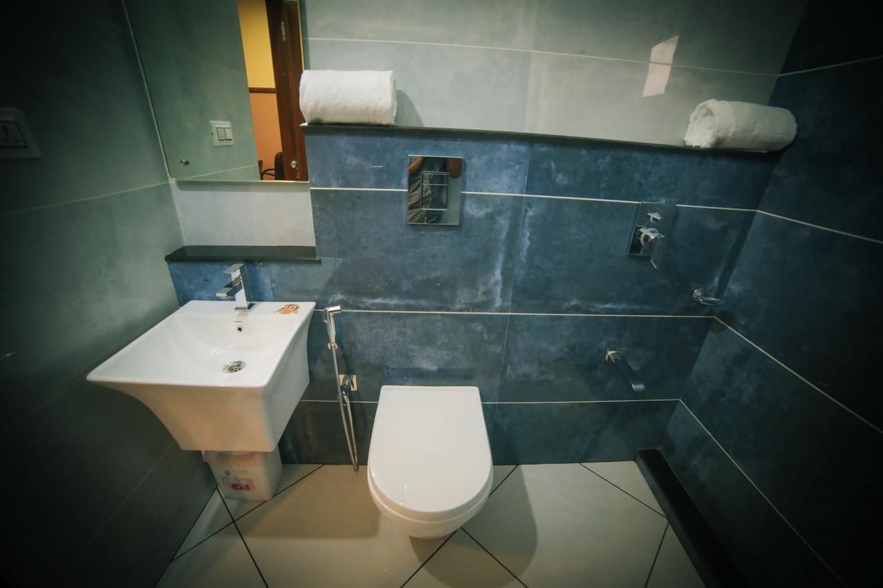 Icon Residency Hotel Kalpetta Bagian luar foto
