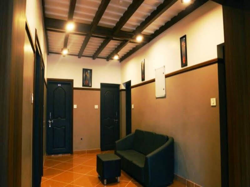 Icon Residency Hotel Kalpetta Bagian luar foto